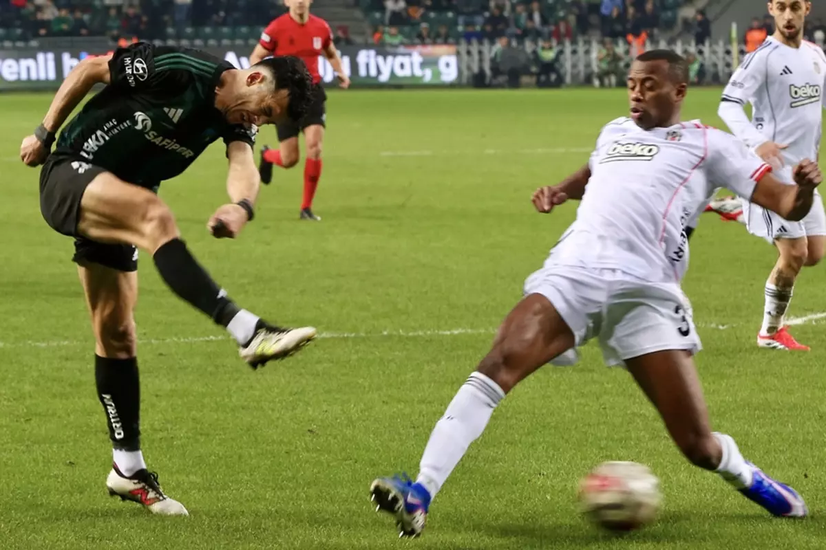 Beşiktaş, Kocaeli\'den son anlarda 1 puanla döndü