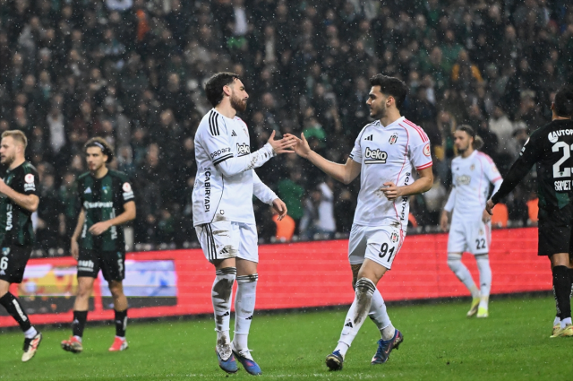 Beşiktaş, Kocaeli'den son anlarda 1 puanla döndü
