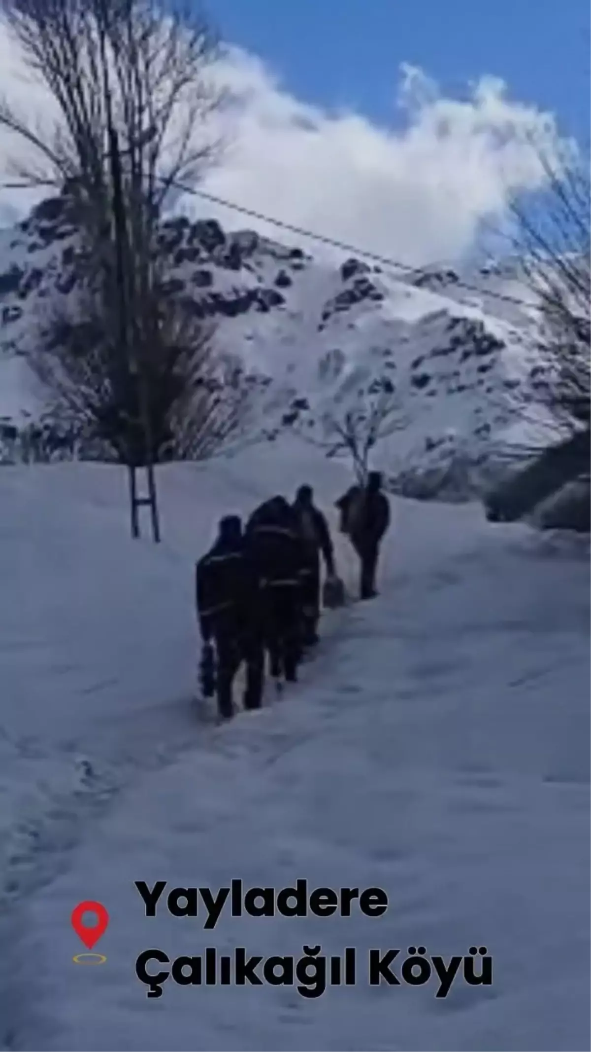 Yayladere\'de Elektrik Direkleri Helikopterle Onarıldı