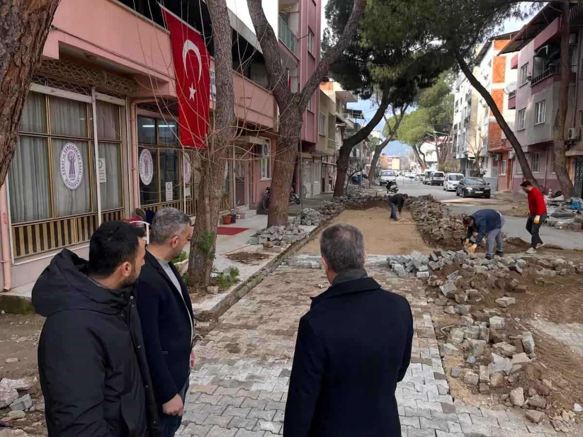 Buharkent\'te bozulan yollar yenileniyor