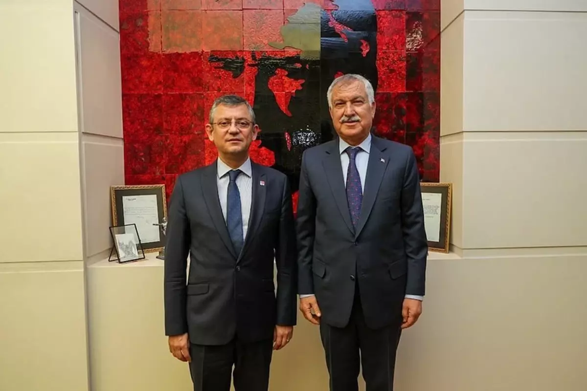 Özgür Özel\'den Zeydan Karalar açıklaması: Kurulan kumpaslar çöktü