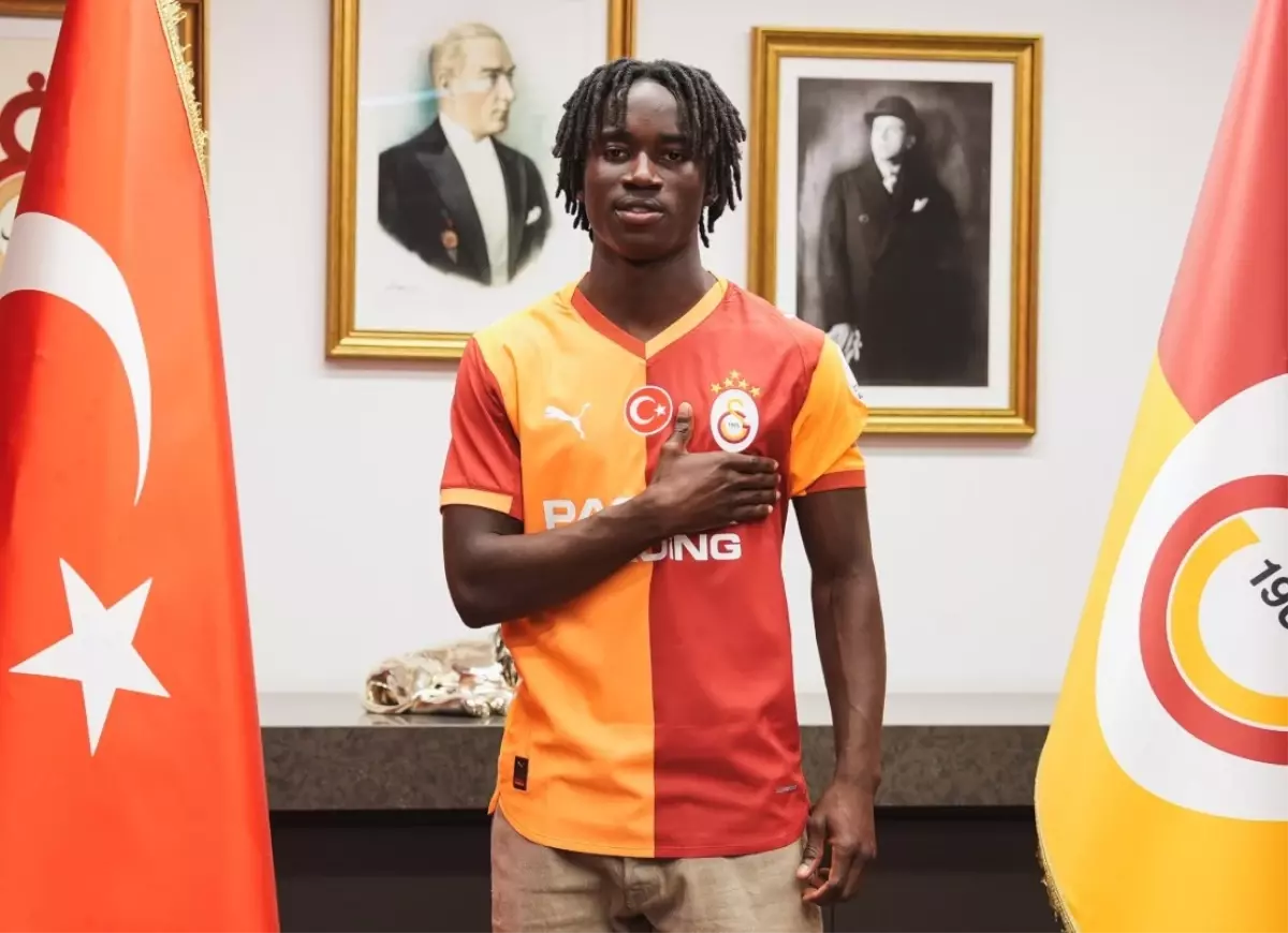 Galatasaray\'da Renato Nhaga\'nın transferiyle bir ilk gerçekleşti