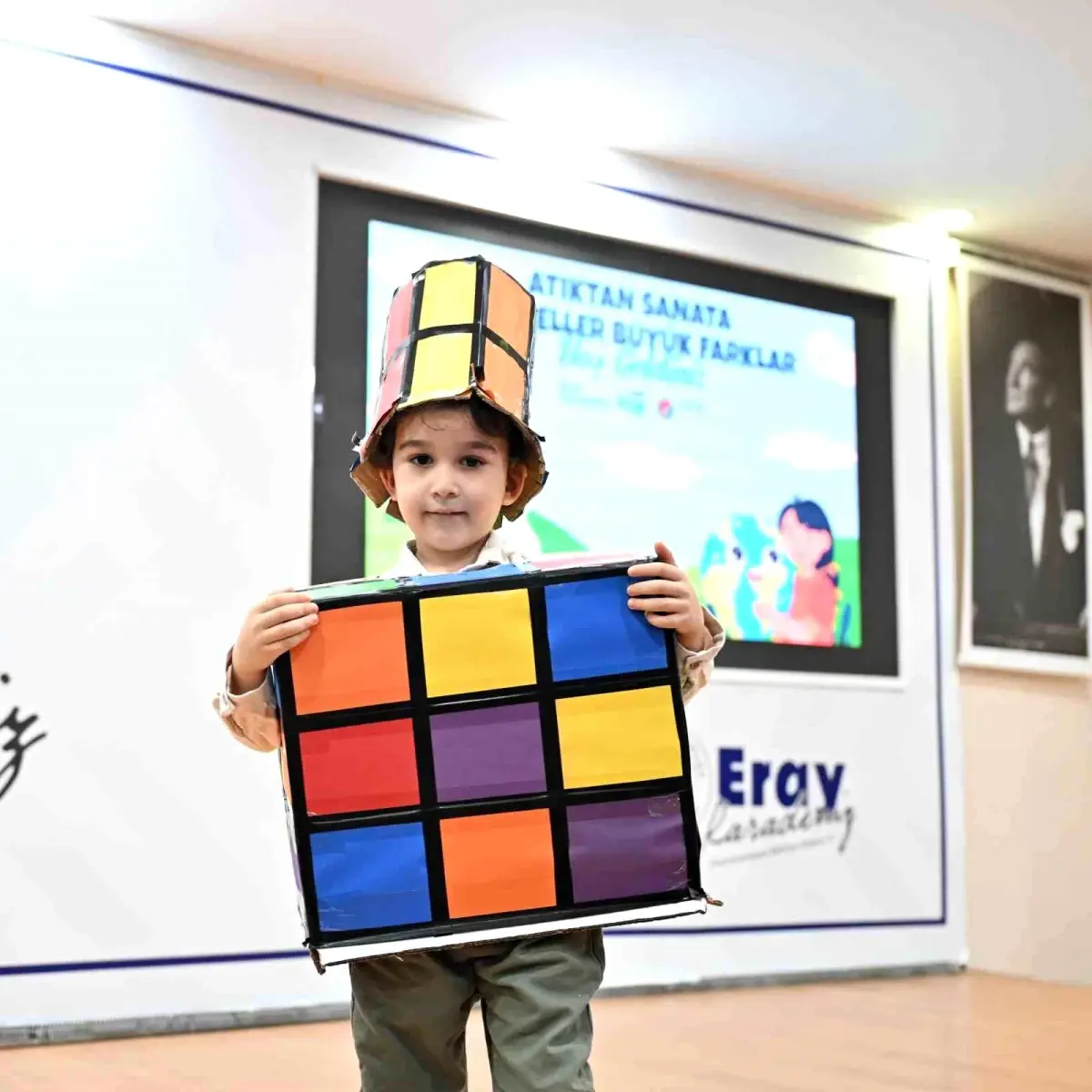 Gaziosmanpaşa\'da Sıfır Atık projesi: Elbise, çanta, müzik aleti yaptılar