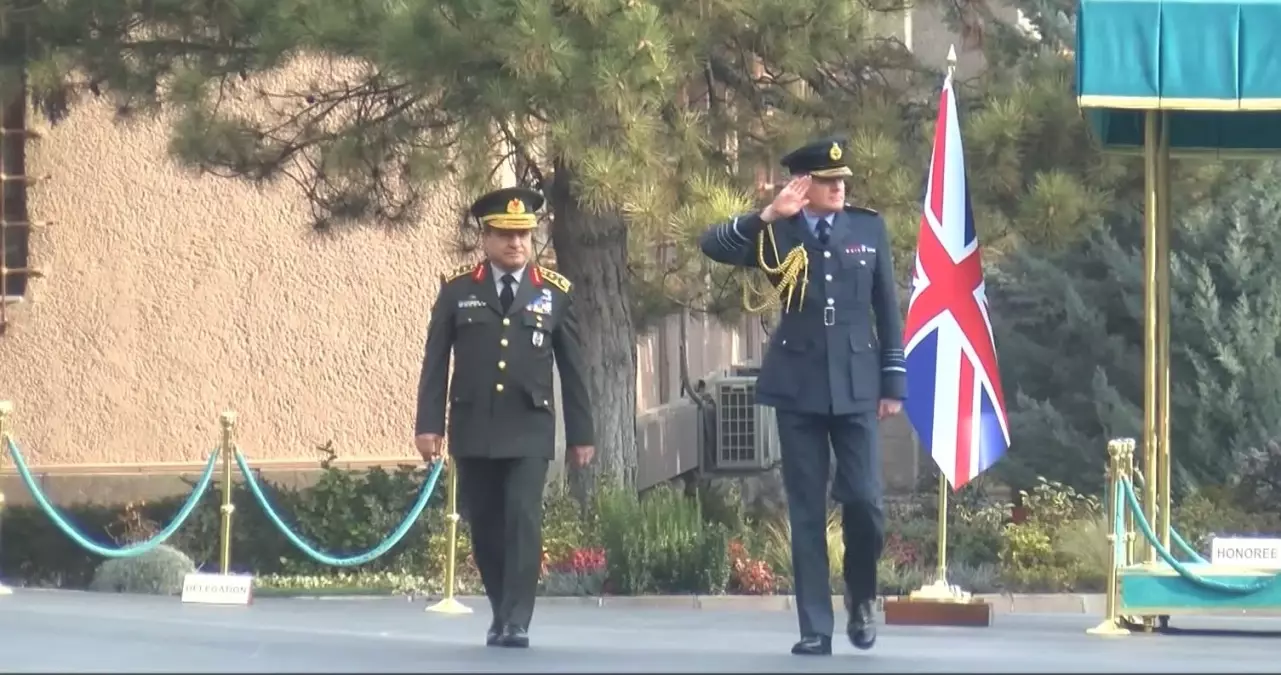 Bayraktaroğlu, Knighton ile Görüştü