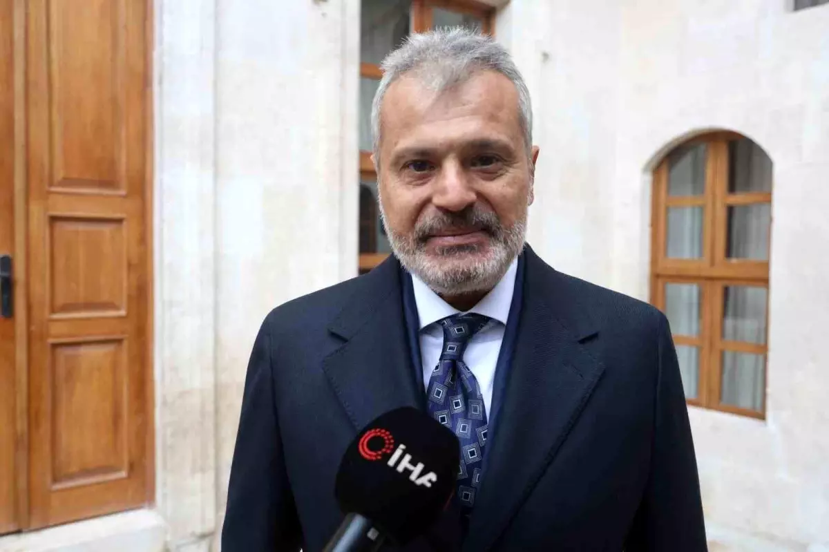 Hatay Büyükşehir Belediyesi kentin tarihinin yeniden yazılışında sahada varlığını hissettiriyor