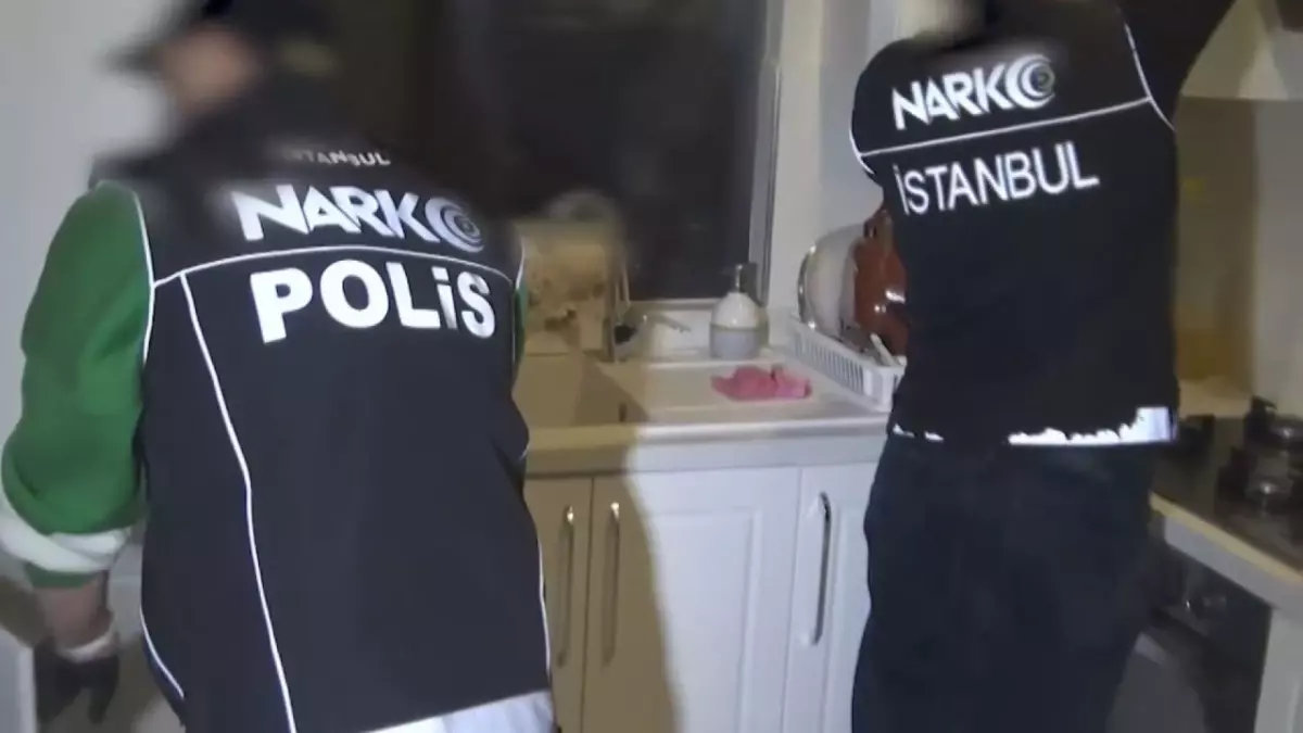 İstanbul\'da Narkotik Operasyonu: 240 Kilo Uyuşturucu Ele Geçirildi
