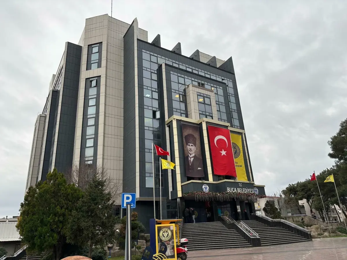 Buca Belediyesi\'nden Gözaltı Açıklaması