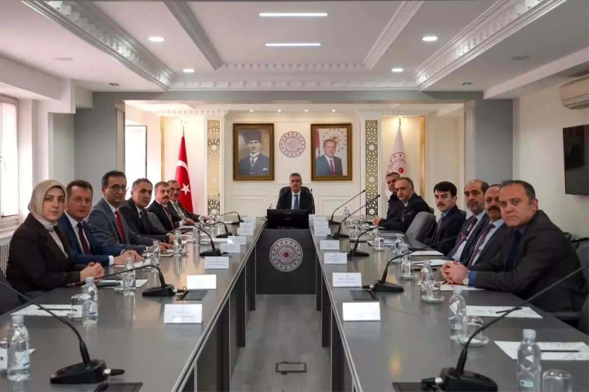 Karaman\'da Türk Dil Bayramı ve Yunus Emre\'yi anma etkinlikleri için hazırlık toplantısı yapıldı