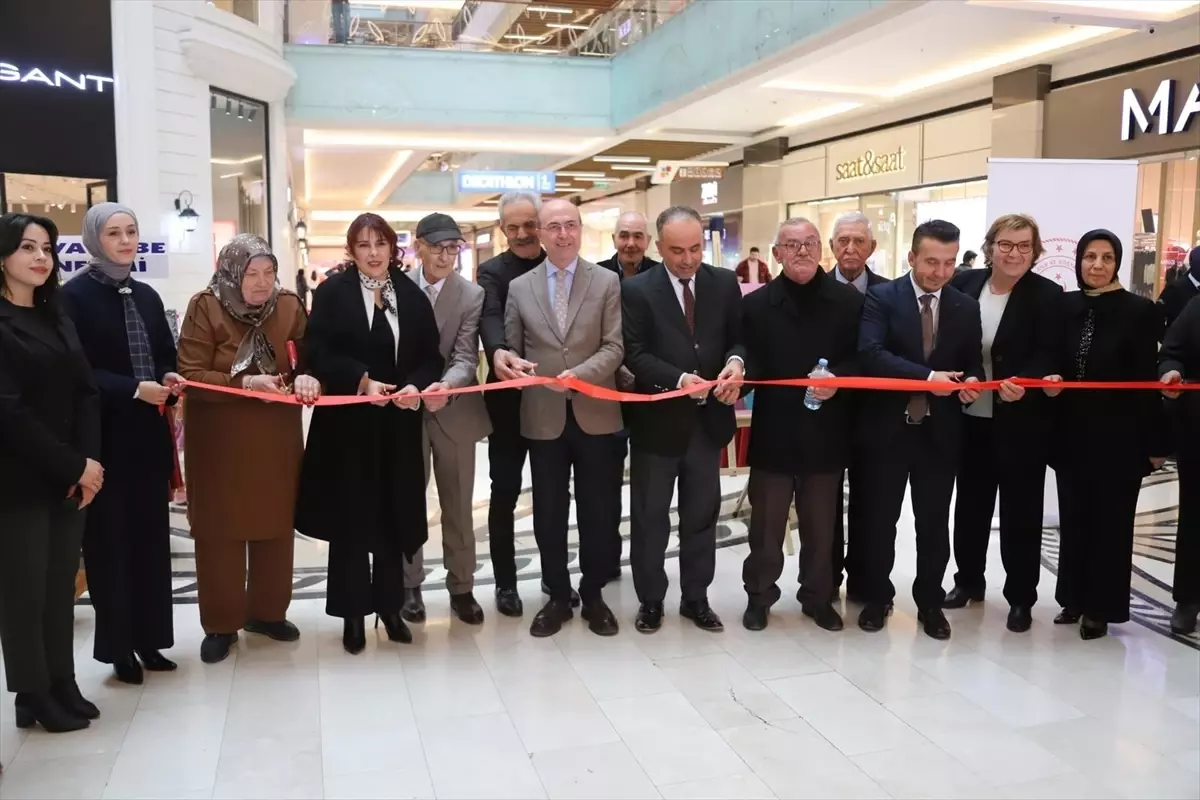 Huzurevi Sakinlerinden El Emeği Sergisi