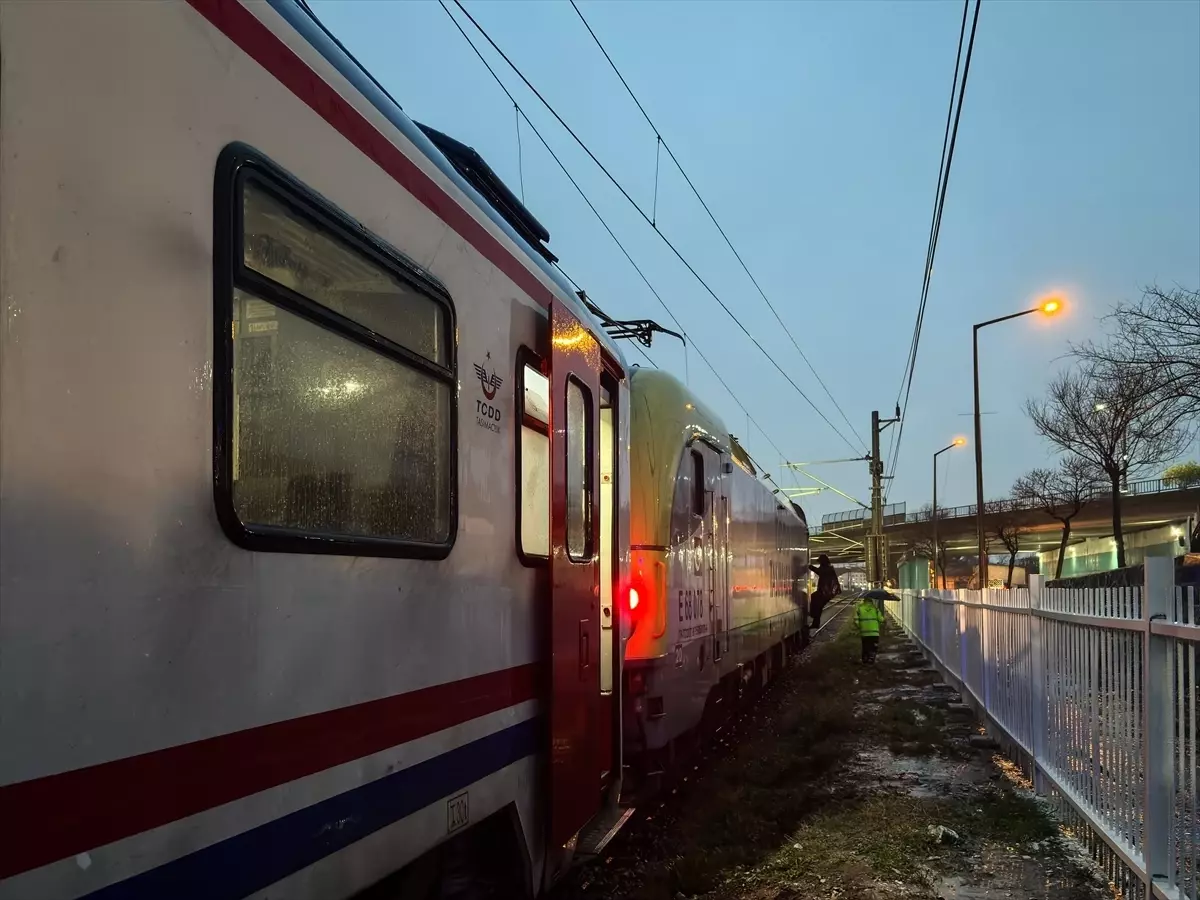 Tren Kazasında Genç Yaralandı