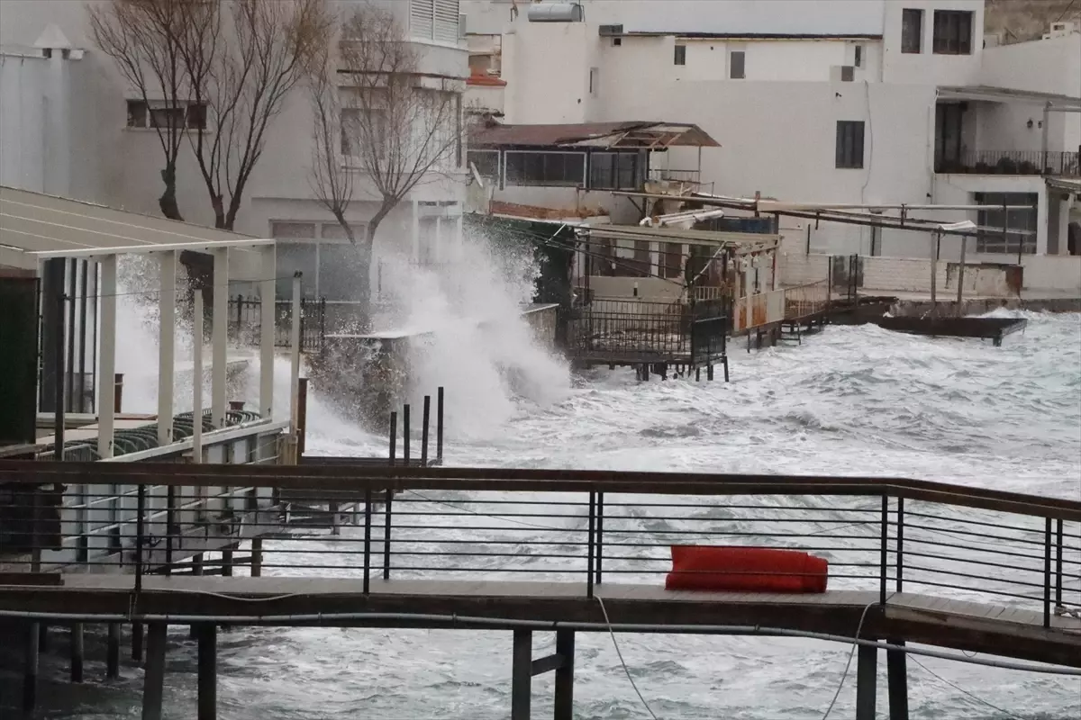 Marmaris ve Bodrum\'da Şiddetli Fırtına