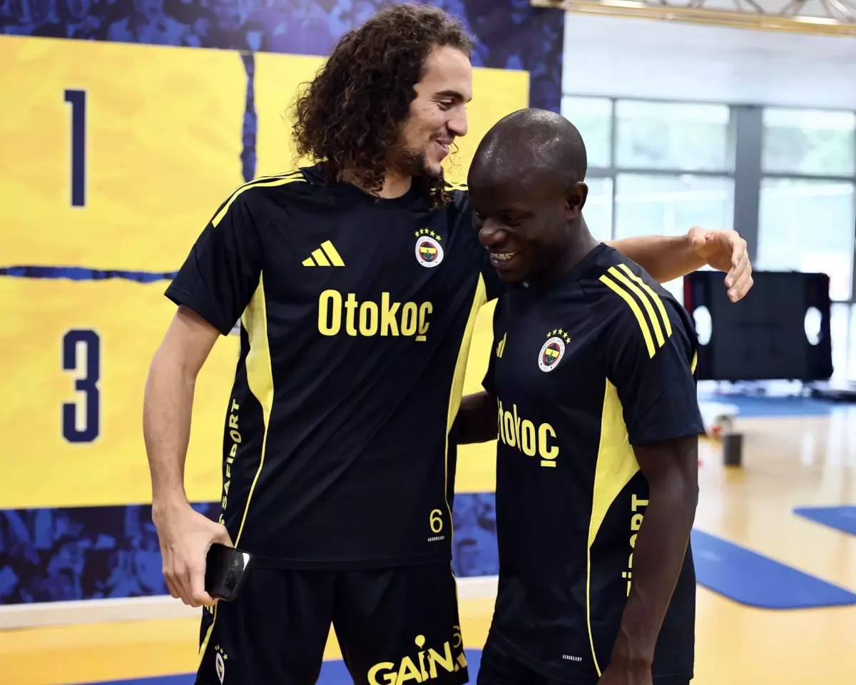 Kante Fenerbahçe\'de İlk Antrenmanına Çıktı