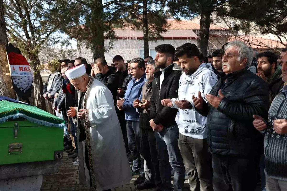 Nevşehir\'deki Genç Kız Toprağa Verildi