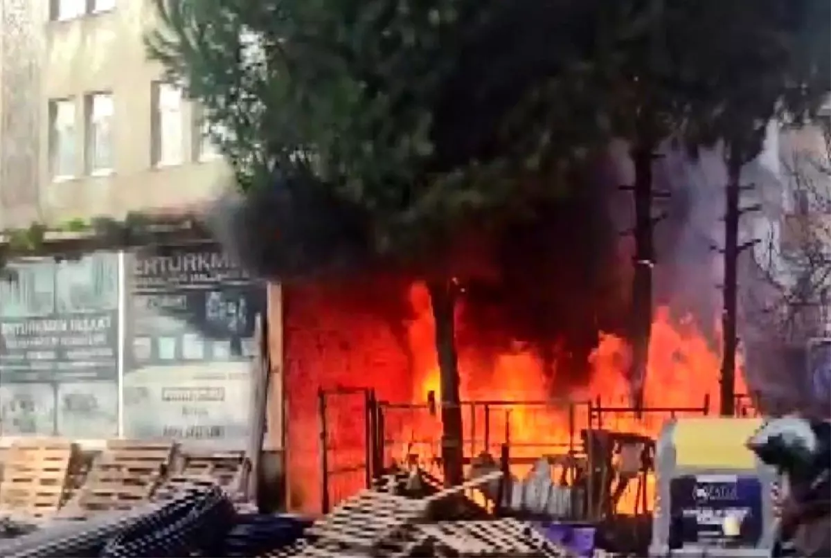 Fatsa\'da Depo Yangını Kontrol Altına Alındı