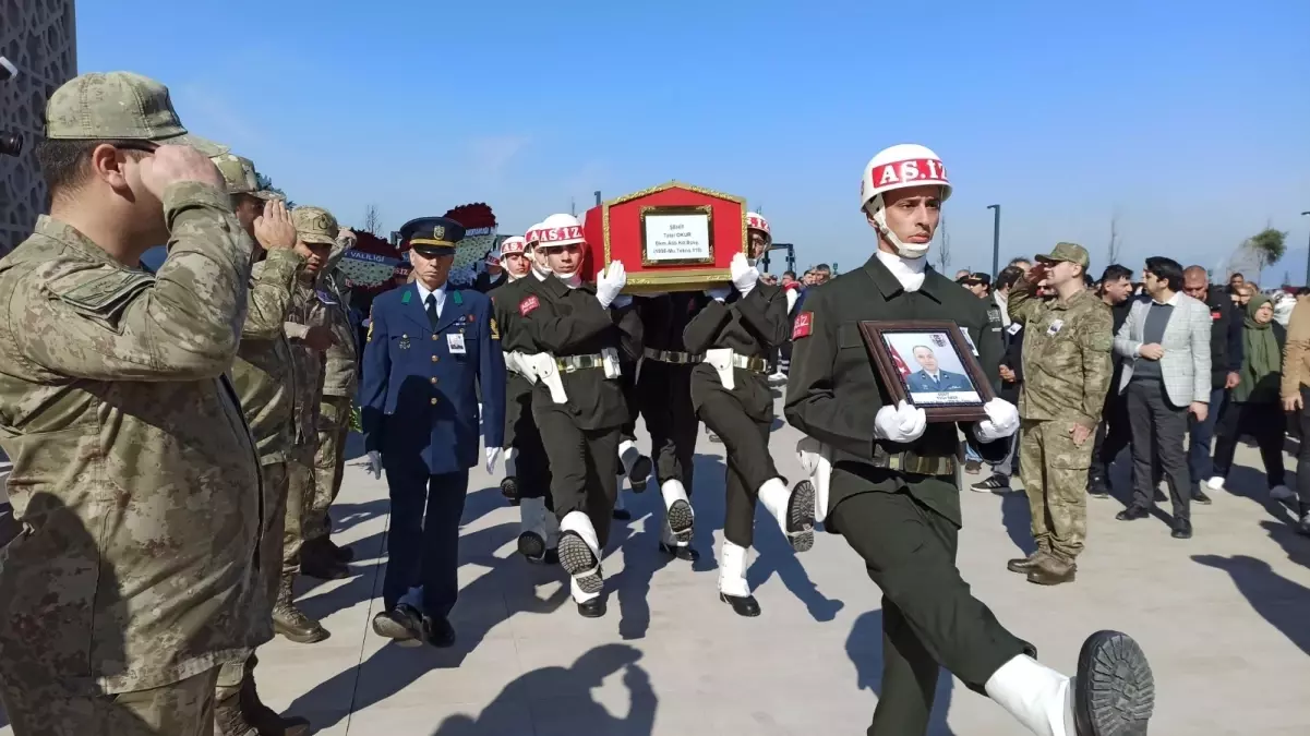 Şehit astsubay Okur, memleketinde toprağa verildi