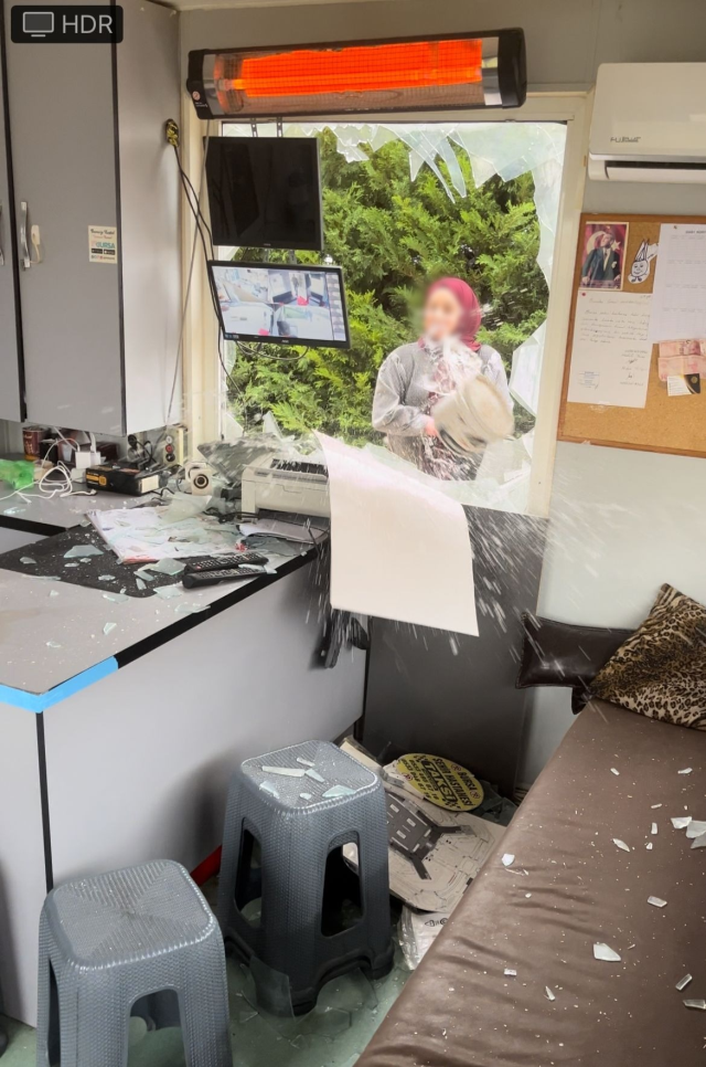 Yeni görüntüler ortaya çıktı! 'Taksi beni sevmiyor' dedi, ortalığı savaş alanına çevirdi