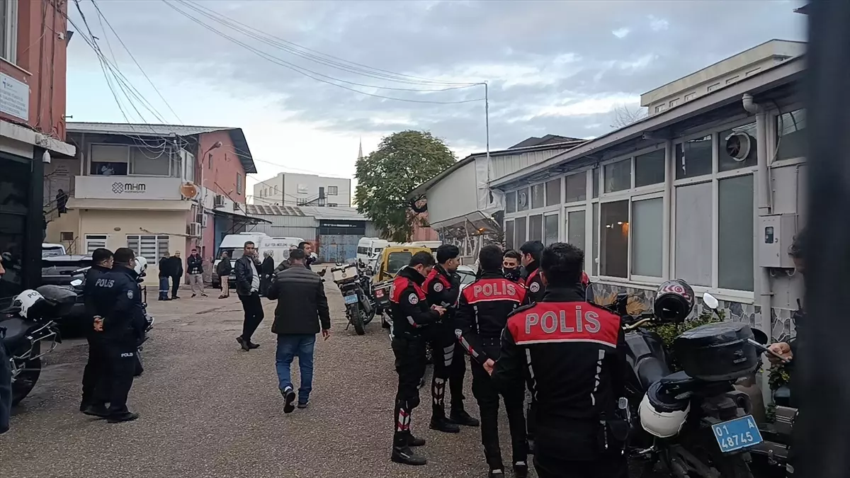 Adana\'da Tabancalı Saldırı: 4 Yaralı