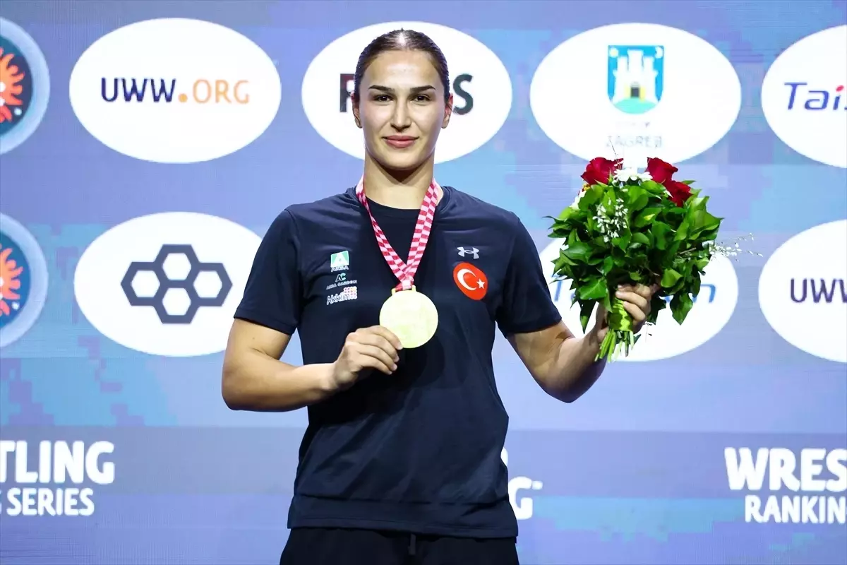 Buse Tosun Çavuşoğlu\'ndan Altın Madalya