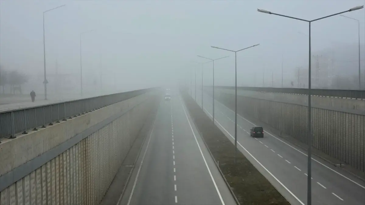 Gümüşhacıköy\'de Yoğun Sis Etkili