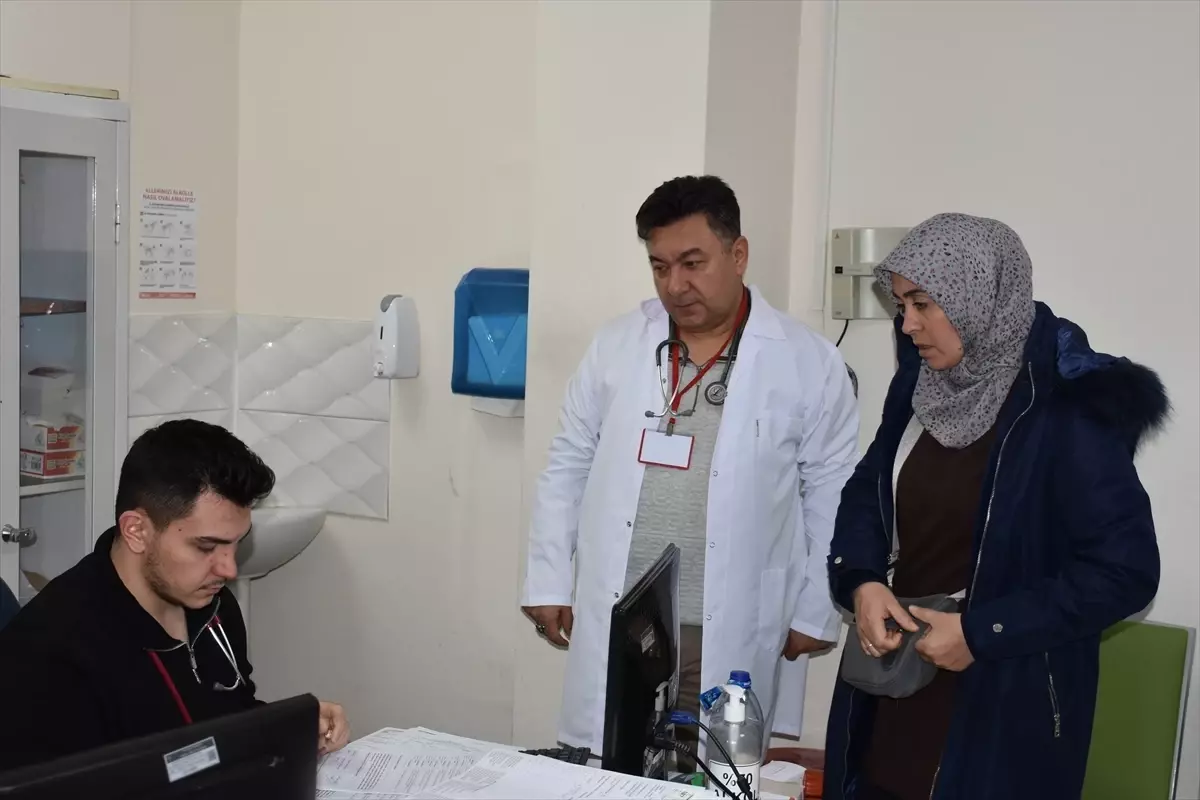 Baba-Oğul Doktorlar Sandıklı\'da Hizmet Veriyor