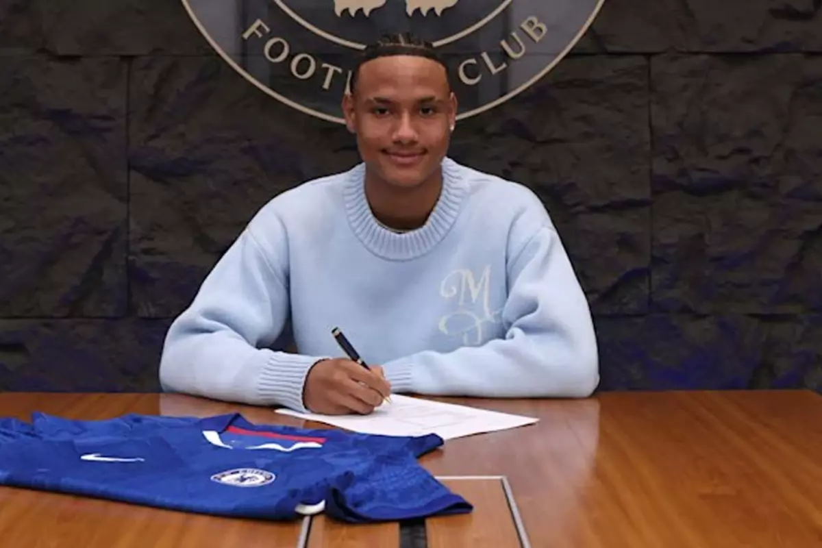 Babasının izinden gidiyor! Yıldız futbolcunun oğlu Chelsea\'de