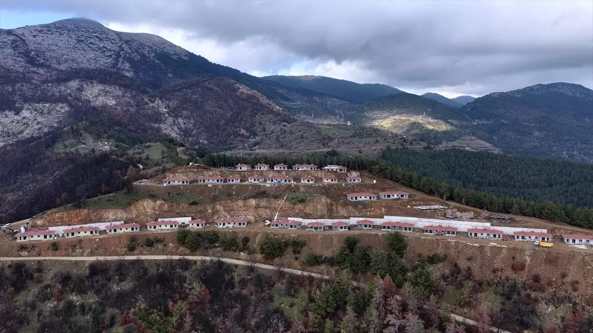 Ödemiş\'te Yangın Mağdurları için Yeni Evler