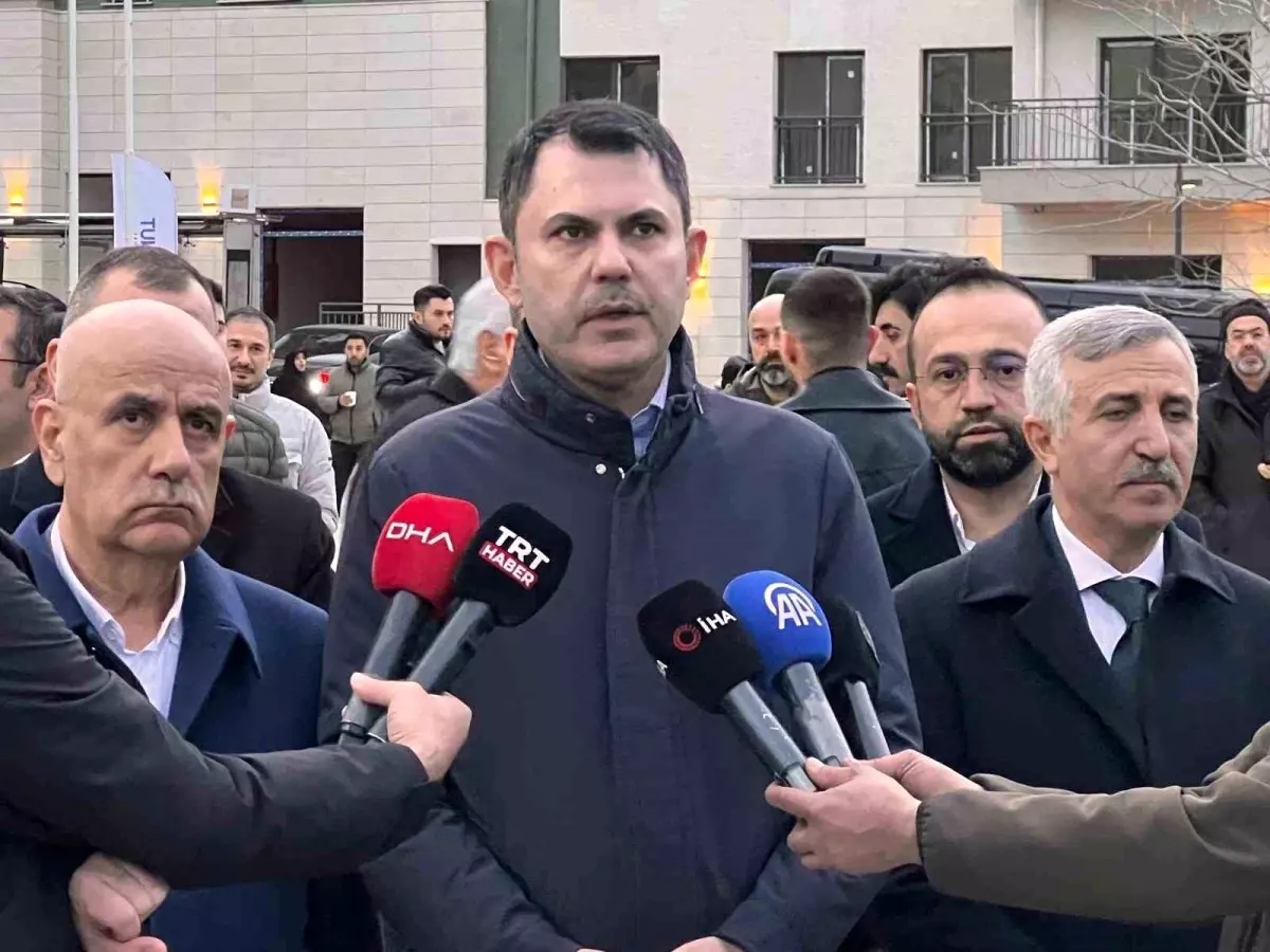 Bakan Kurum: "Hep birlikte devlet millet omuz omuza mücadele ortaya koydu"