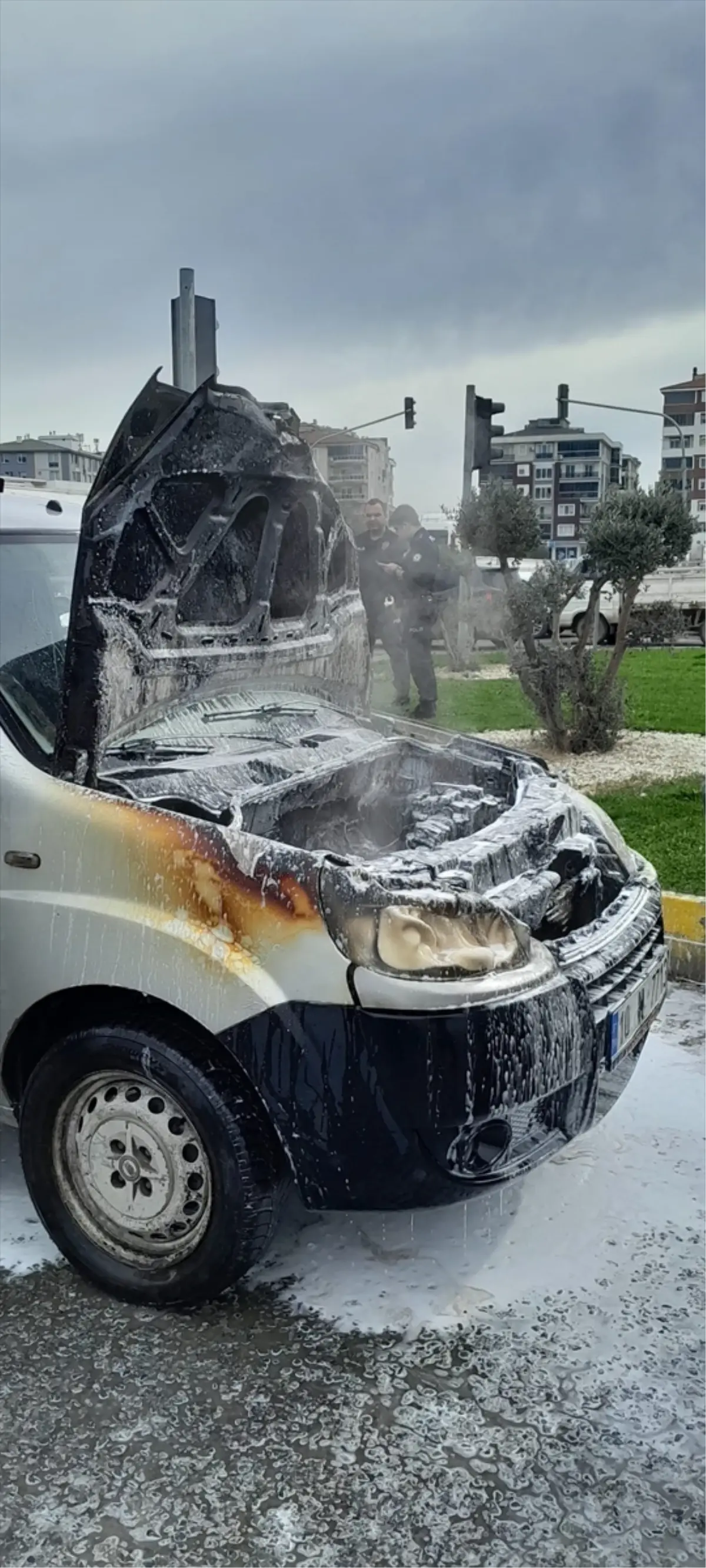 Edremit\'te Ticari Araç Yangını