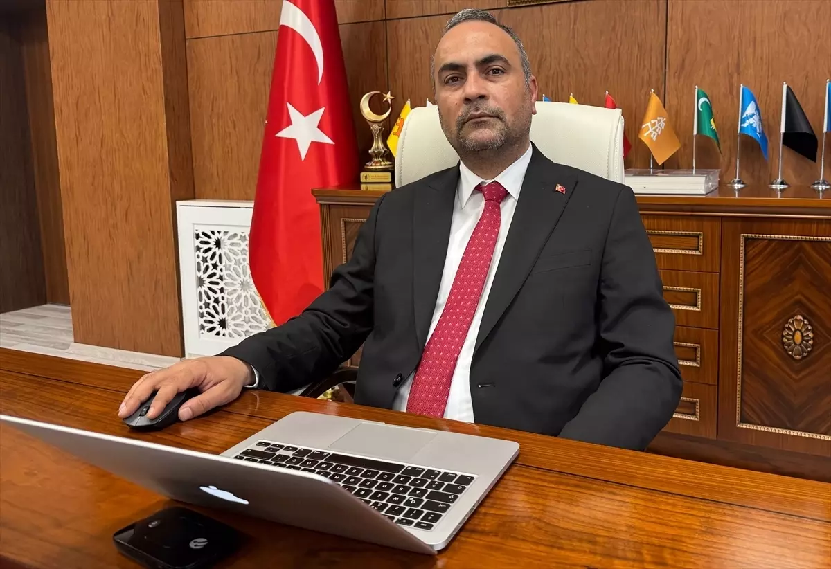 Rektör Akkaya, \'Yılın Kareleri\' Oylamasında Yer Aldı