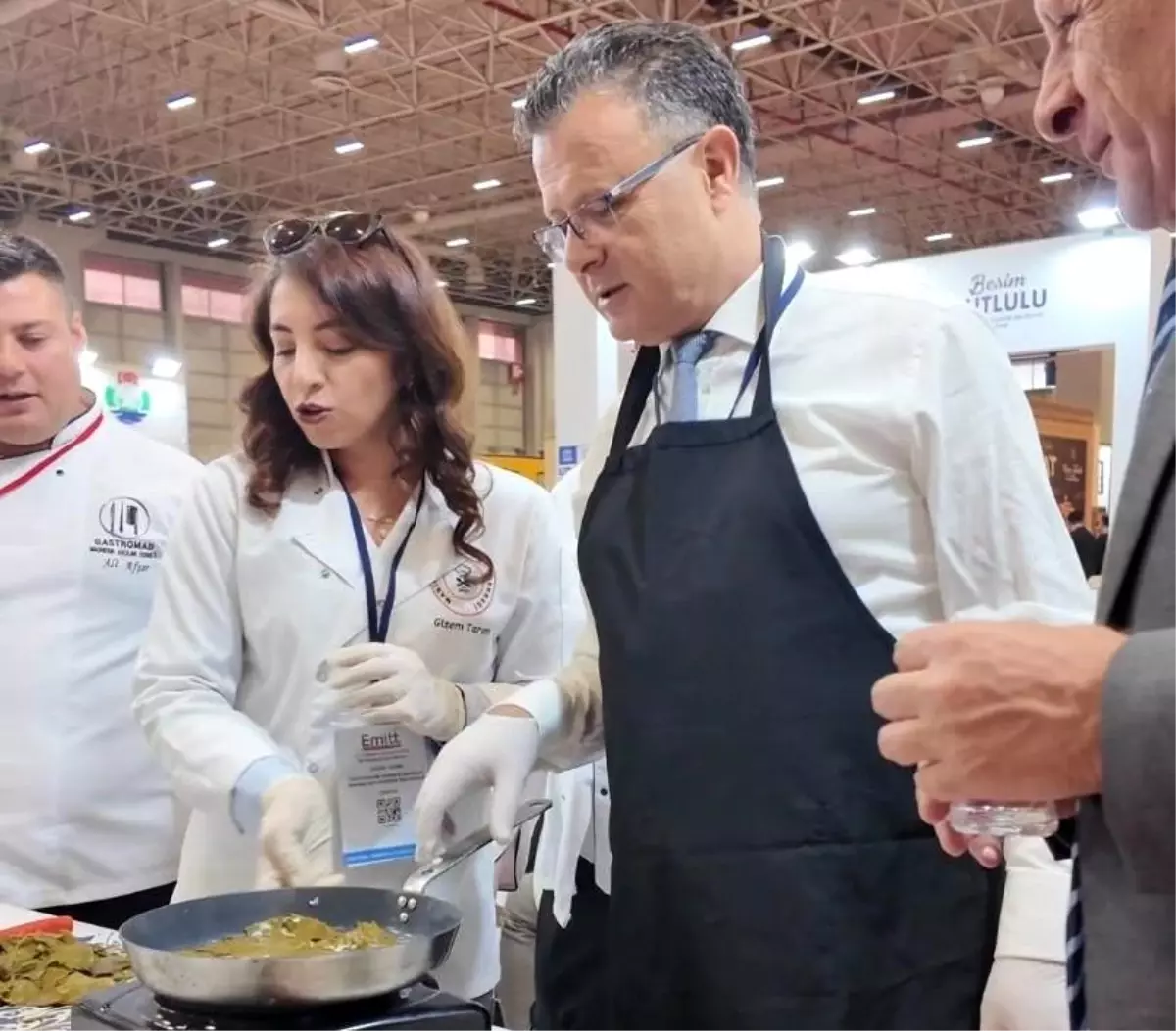 Başkan önlük giydi, Alaşehir\'i EMITT\'te tanıttı