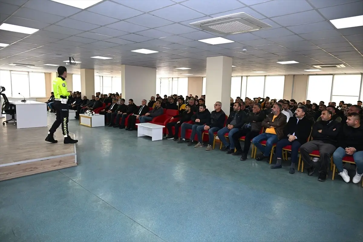 Batman\'da Okul Servisi Sürücüleri Eğitildi