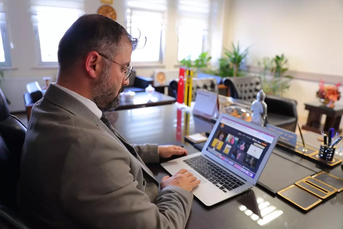 Bayburt Sağlık Müdürü \'Yılın Kareleri\' Oylamasına Katıldı