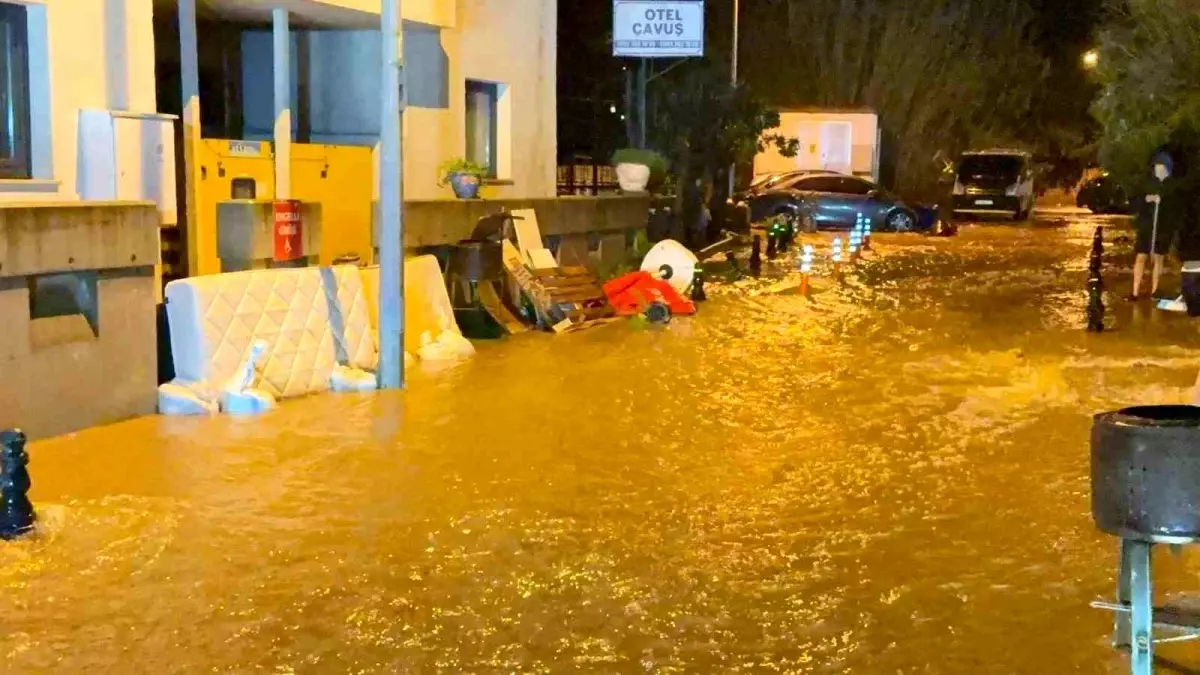 Bodrum\'da Şiddetli Yağış Sel Oluşturdu