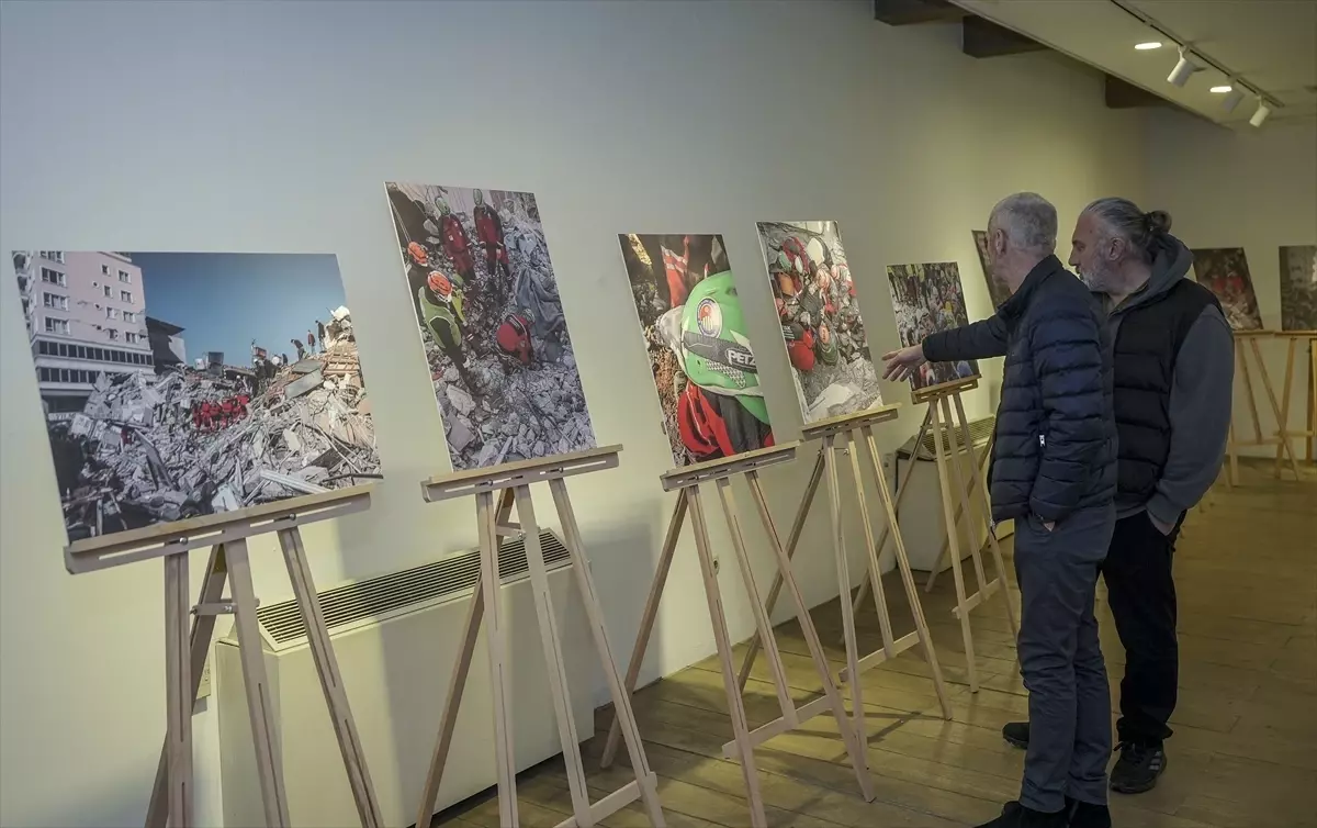 Saraybosna\'da Deprem Fotoğraf Sergisi