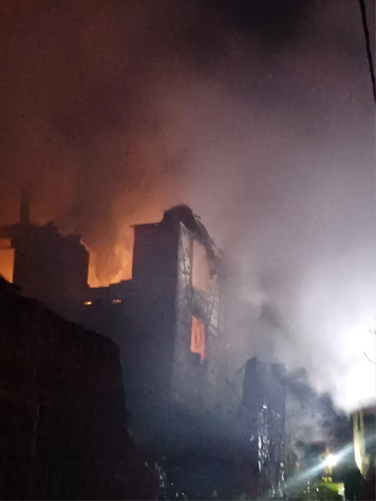 İznik\'te Ev Yangını Söndürüldü