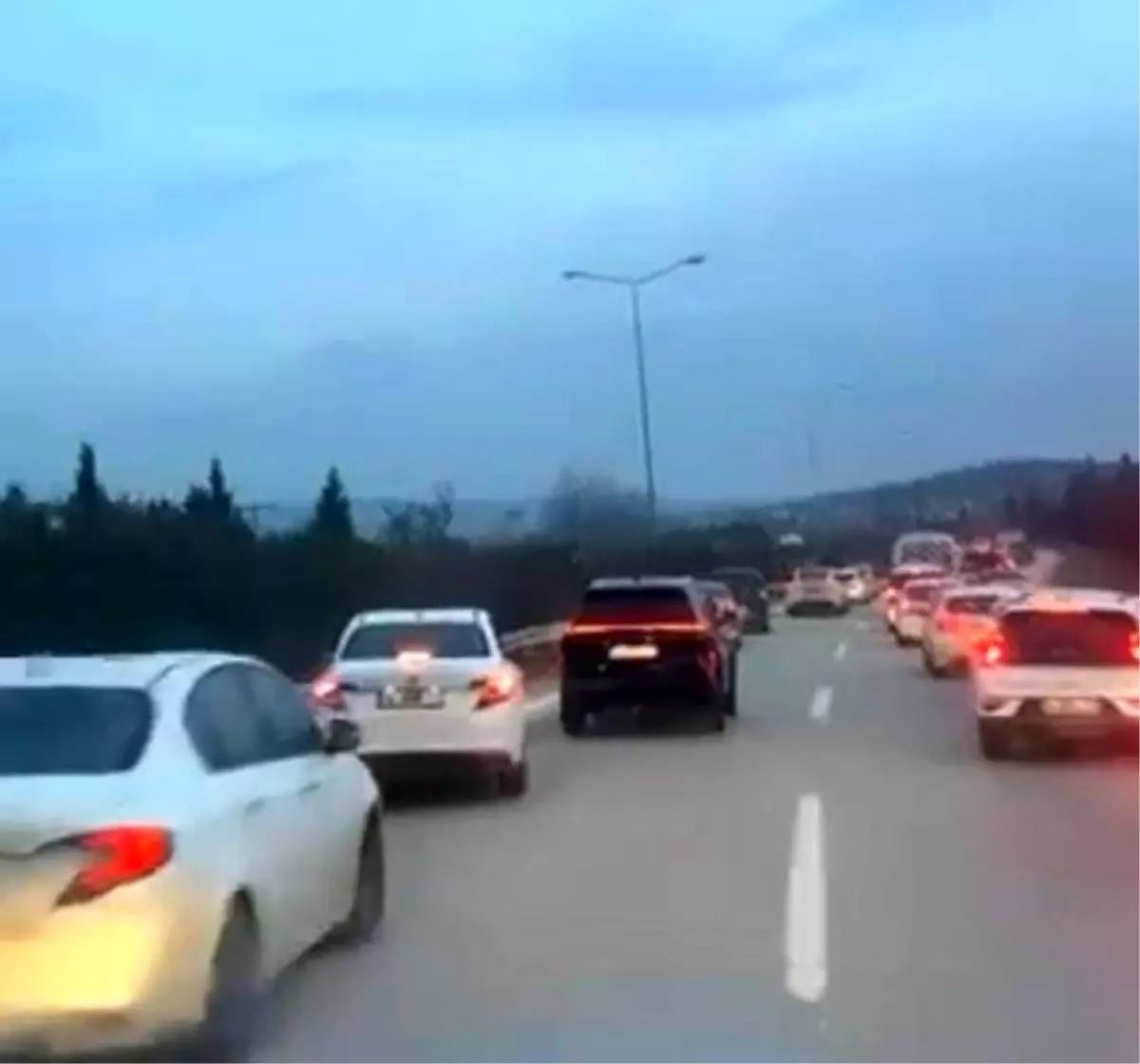 Bursa\'da Ambulansa Fermuar Sistemiyle Yol Verildi