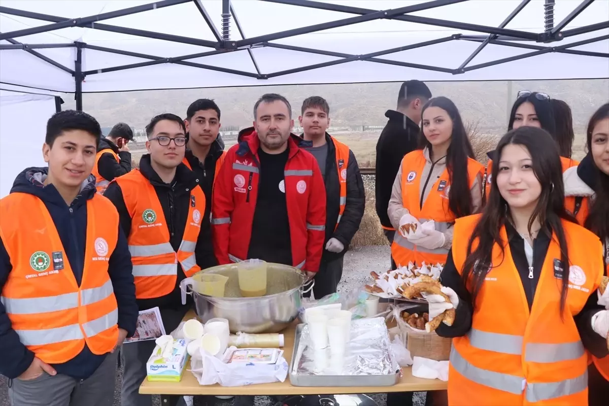 Çankırı\'da öğretmen ve öğrencilerden deprem farkındalığı etkinliği