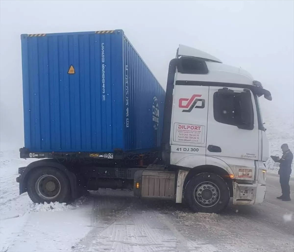 Çankırı\'da Kar Yağışı Ulaşımı Kısıtladı