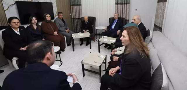 Cumhurbaşkanı Erdoğan ve Devlet Bahçeli'den depremzede aileye sürpriz ziyaret