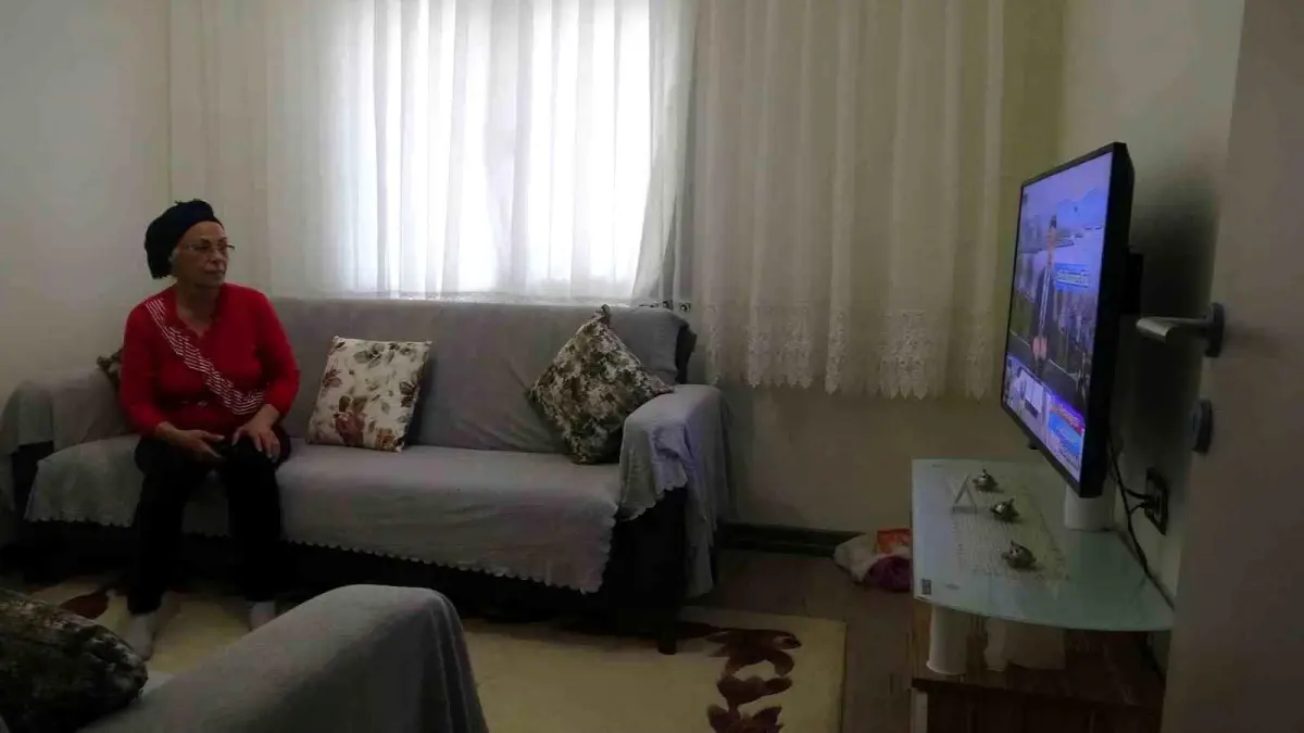 Depremin acı günlerini hatırlamak istemeyen kadından Cumhurbaşkanı Erdoğan\'a teşekkür