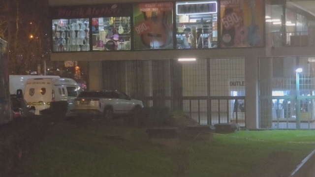 Eminönü'nde banka soygunu; 112 bin lira alıp kaçtı -1