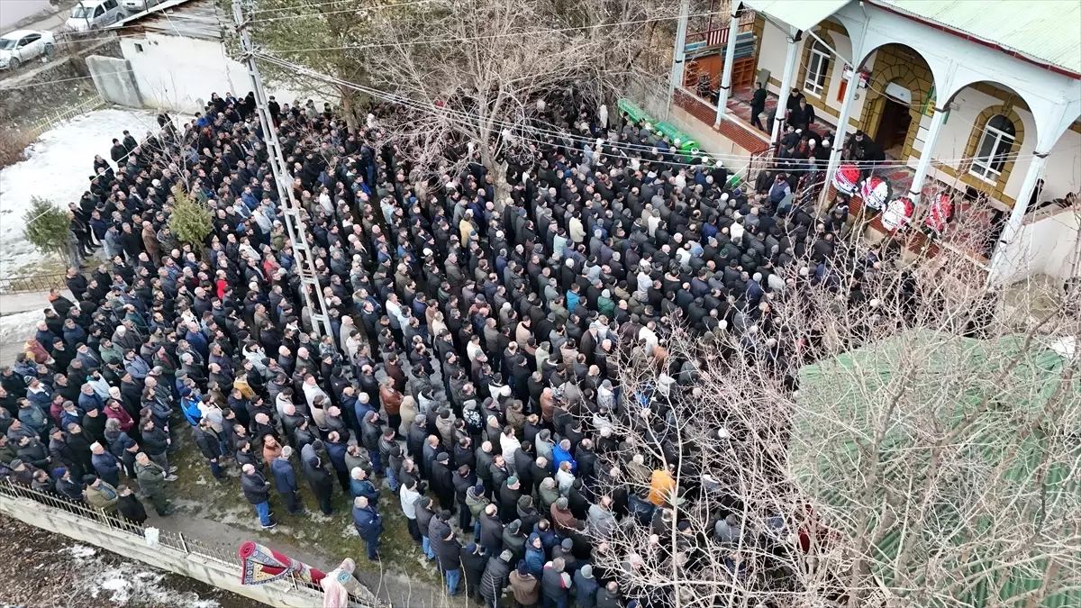 Ölen Kardeşler Oltu\'da Defnedildi