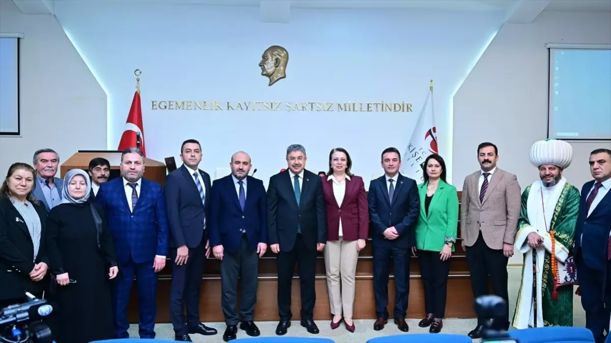 Vali Yılmaz\'a Fahri Hemşehrilik Beratı