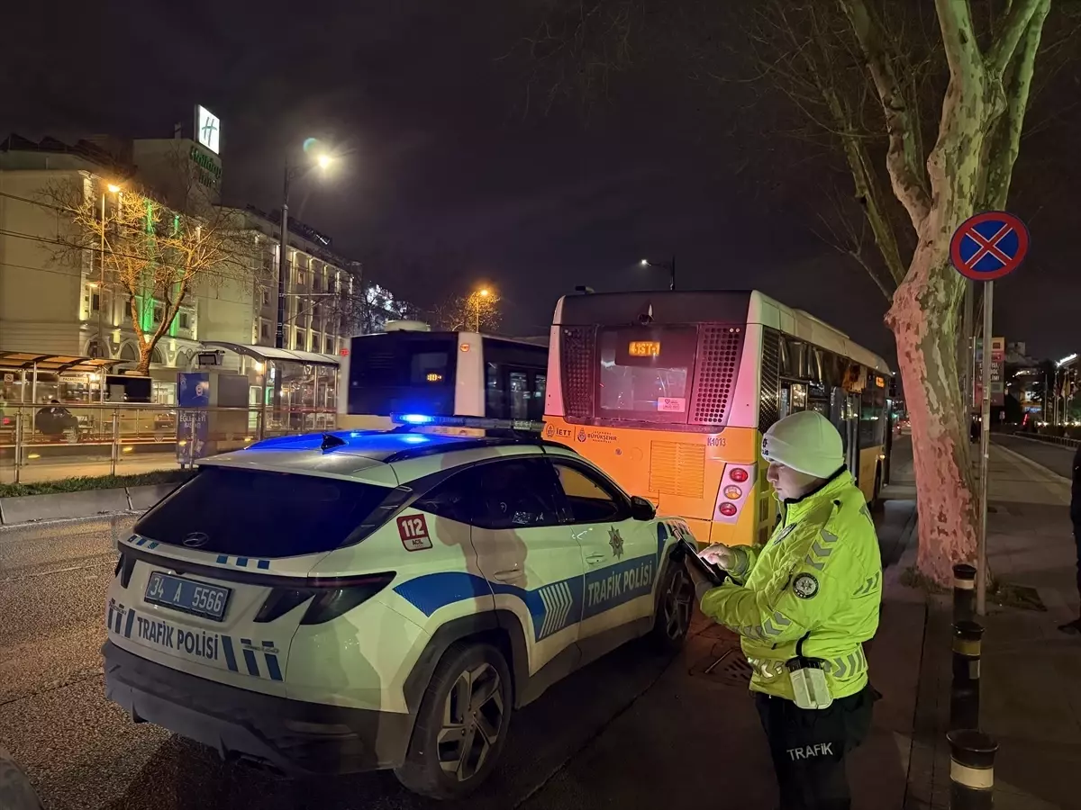 İETT Otobüsü Kadına Çarptı