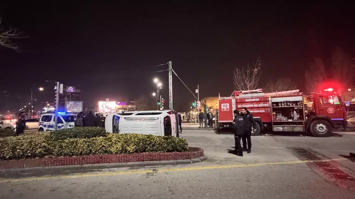 Gaziantep\'te Trafik Kazası: 3 Yaralı