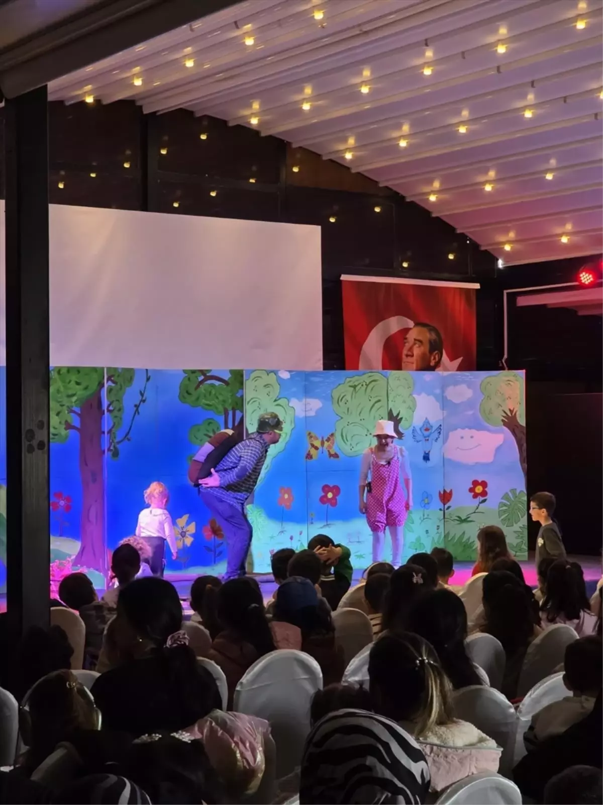 Gökçeada\'da Tiyatro Büyüsü