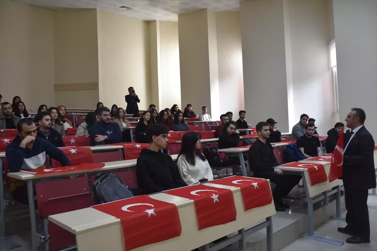 Gümüşhane Üniversitesi\'nde Bayrak Teması