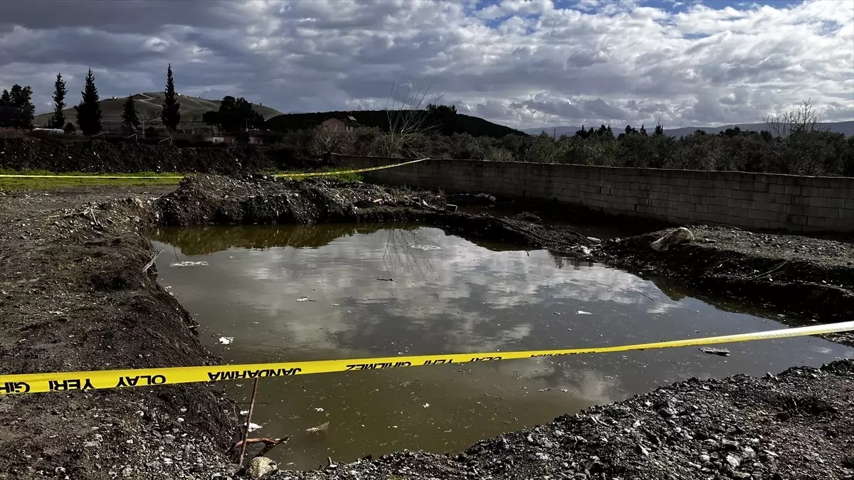Kırıkhan\'da İki Kardeşin Cenazesi Toprağa Verildi