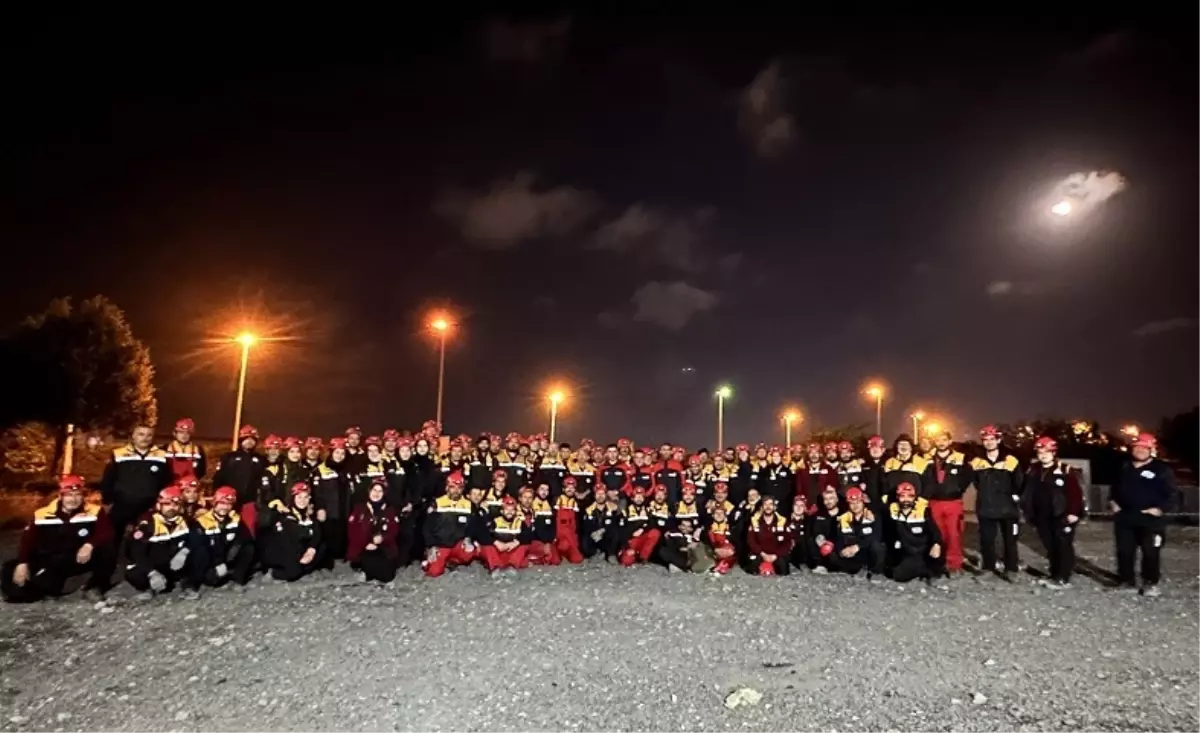 İyilik Derneği\'nden Profesyonel Arama Kurtarma Ekipleri