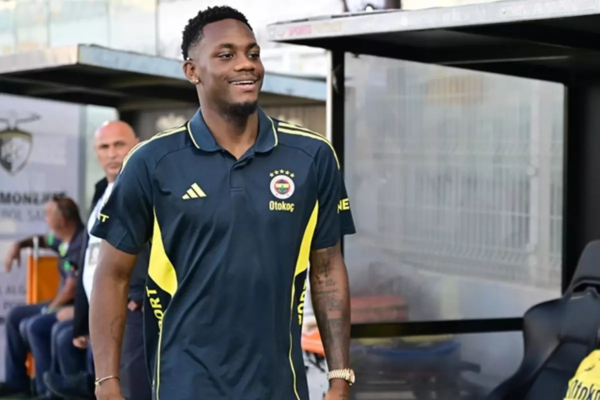 Jhon Duran hakkında bomba iddia: Para cezası veriyorlar, kolundaki saati veriyor